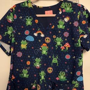 Ava Therese Printed Scrub Top